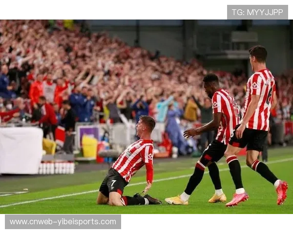 纽卡斯尔联迎战热刺，主场优势或成胜负关键