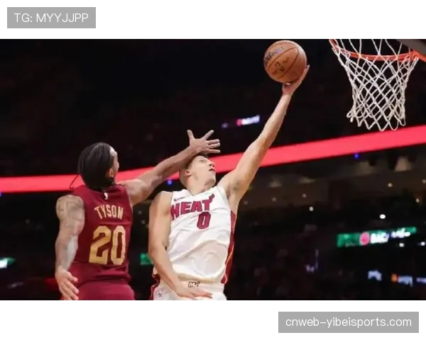 战术板：为何热火在三月重新启用区域联防并取得奇效